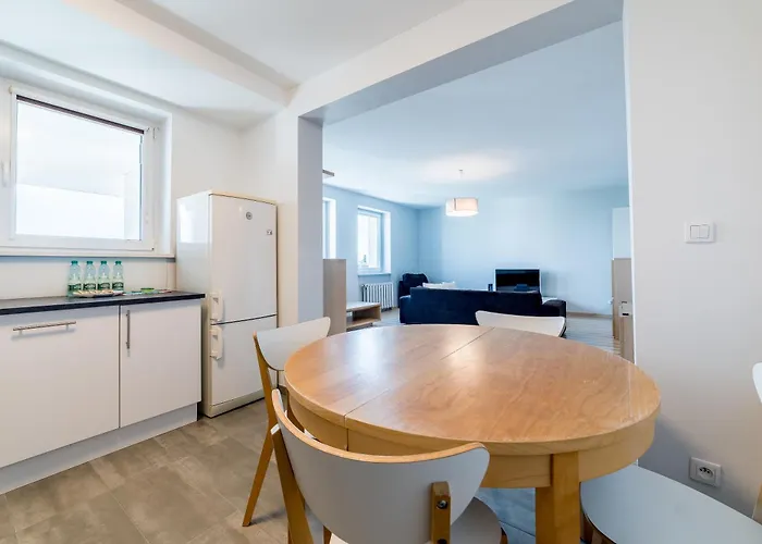 Piatkowo 2-bedroom By Bookinghost Appartement