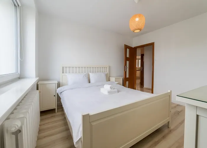 Piatkowo 2-bedroom By Bookinghost Appartement