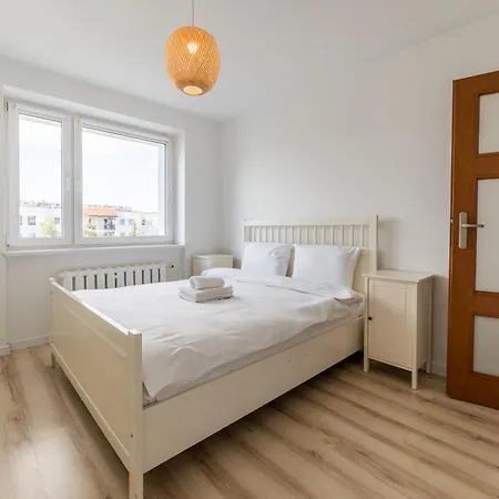 Piatkowo 2-bedroom By Bookinghost דירה פוזנן