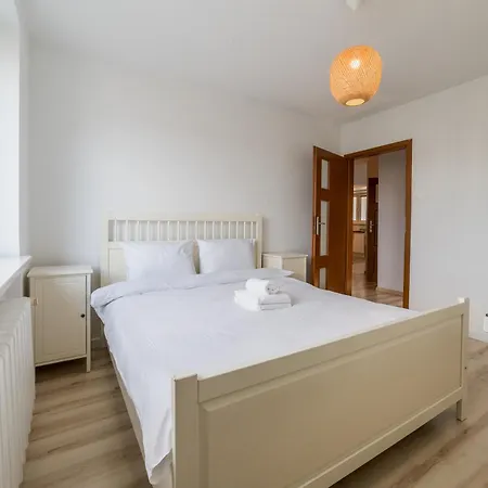 Piatkowo 2-bedroom By Bookinghost Apartamento