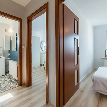 Piatkowo 2-bedroom By Bookinghost * פוזנן