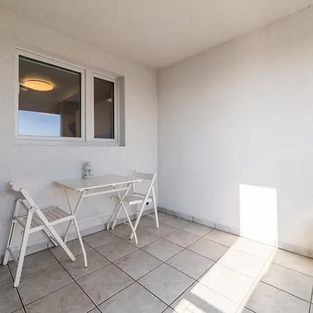 Piatkowo 2-bedroom By Bookinghost דירה *