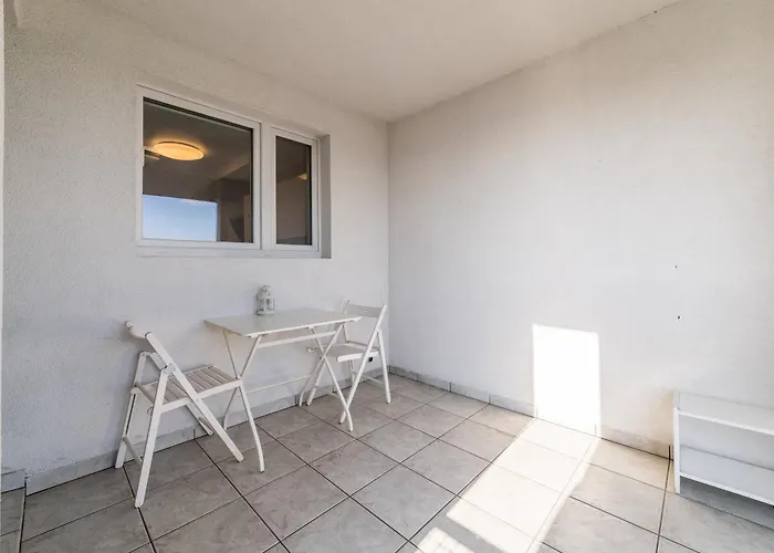 Piatkowo 2-bedroom By Bookinghost Appartement *